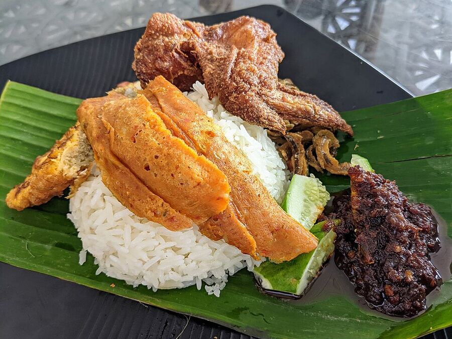 Nasi lemak on banana leaf